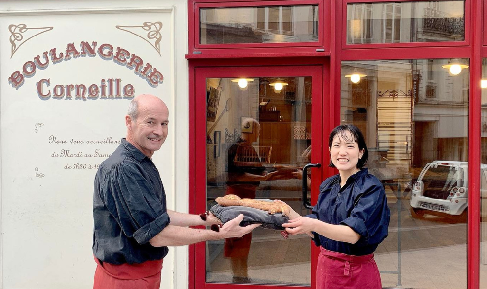 ブーランジュリーコルネイユのオーナー成澤芽衣さんと恩師リュアン氏