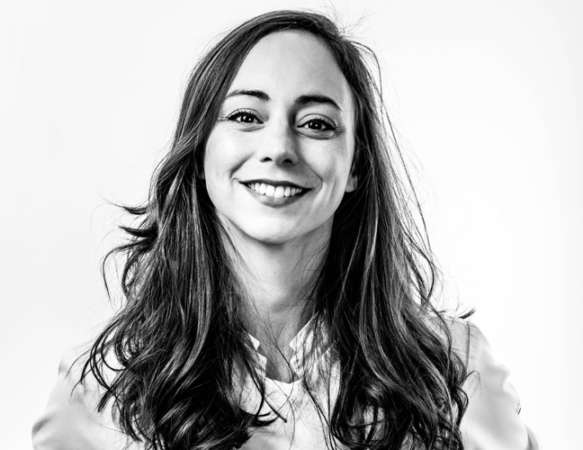 ニナ・メタイエ